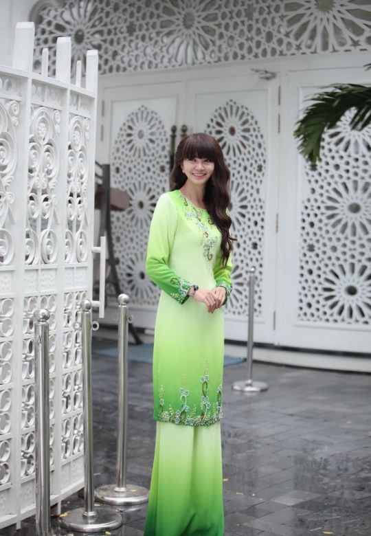 Baju kurung Modern beads by Mai 