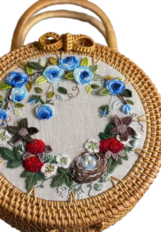 Rattan handbag embroidered 