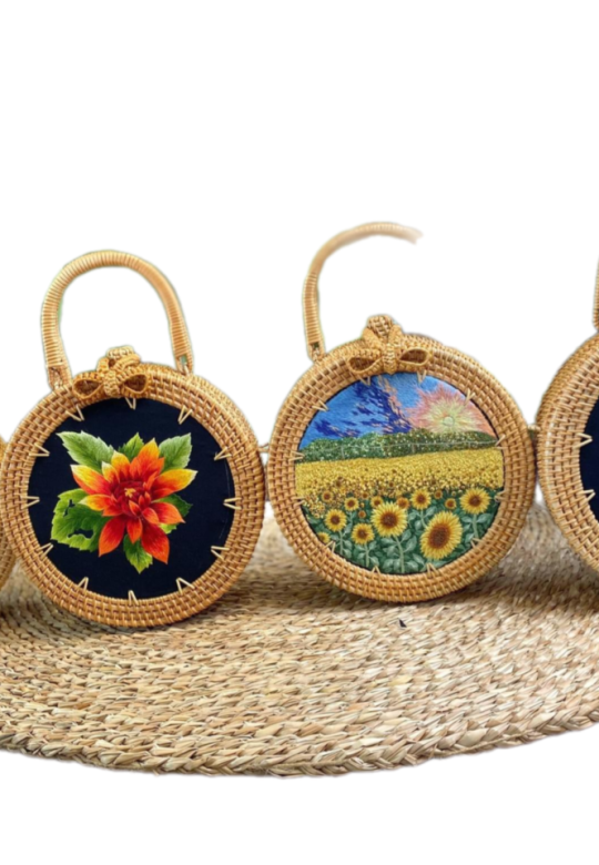 Rattan handbag embroidered 