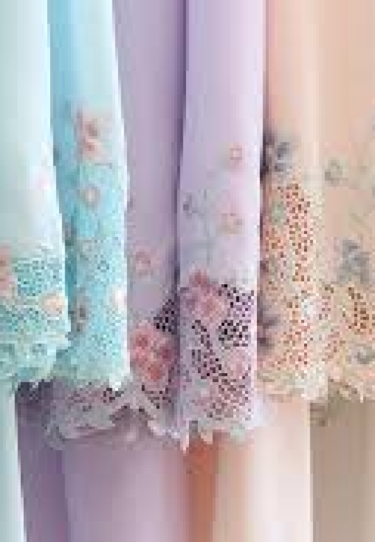 Telekung Layla embroidery flowers